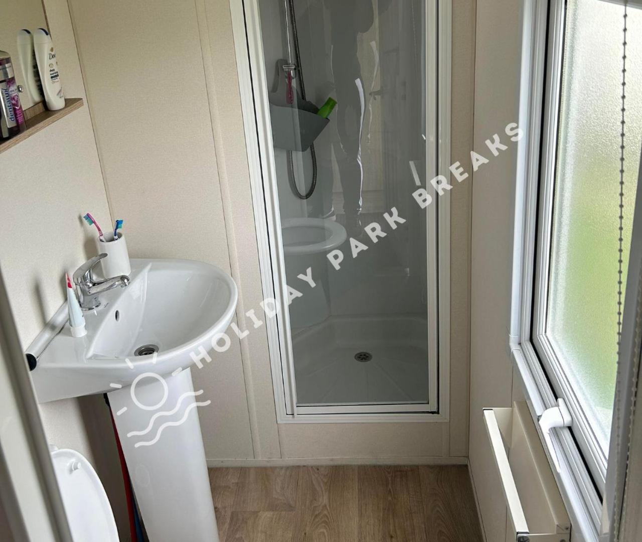 Bronze 2 Bed Villa Selsey Eksteriør billede